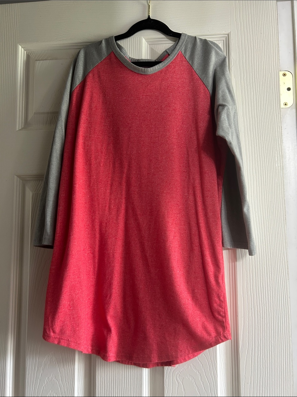 LuLaRoe Two-Tone Raglan Top - Pink & Gray